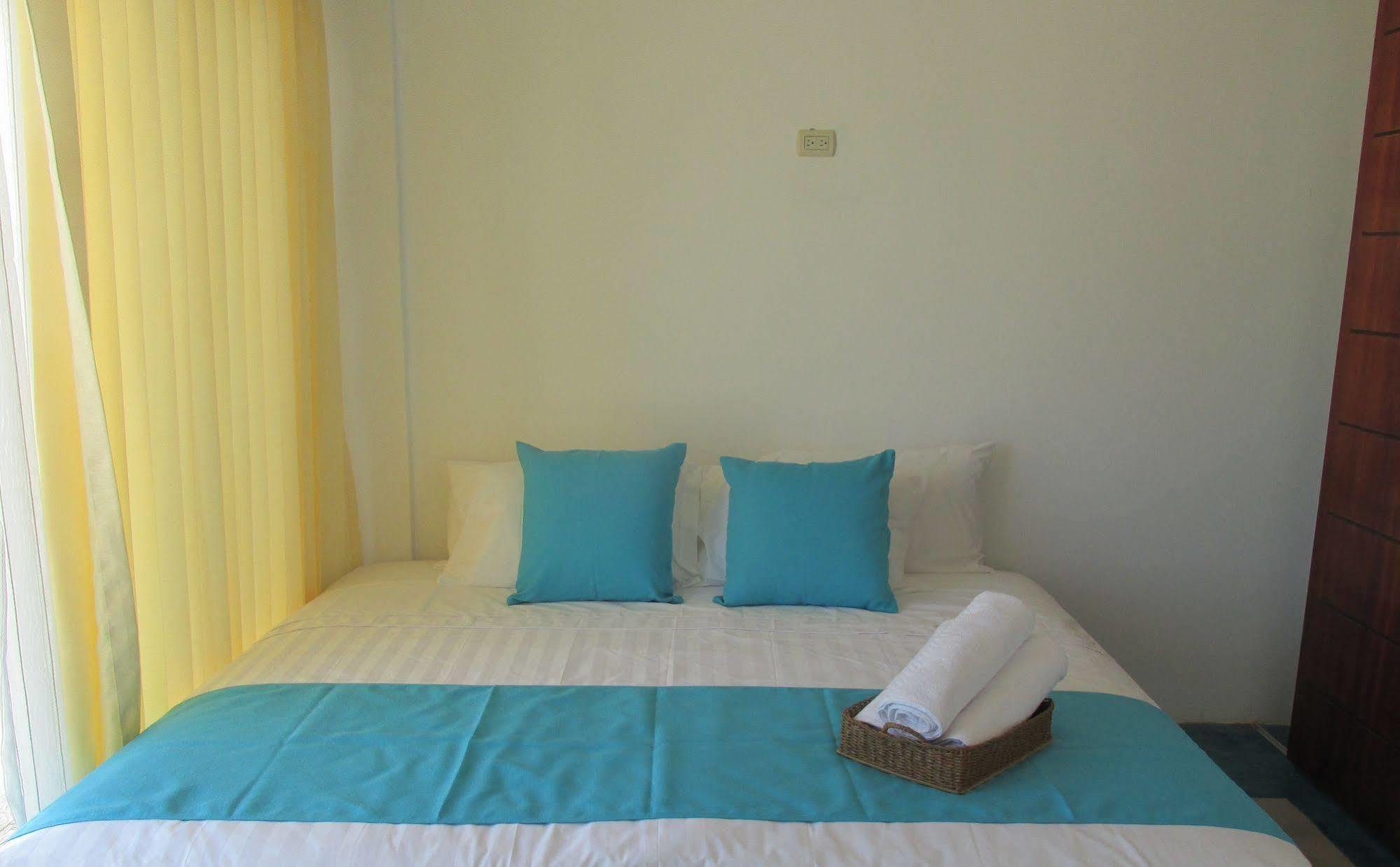 Cormorant Beach House Bed and Breakfast Puerto Villamil Εξωτερικό φωτογραφία